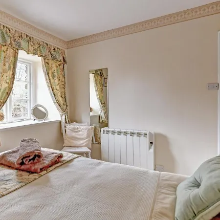Spacious Holiday In With Private Garden *